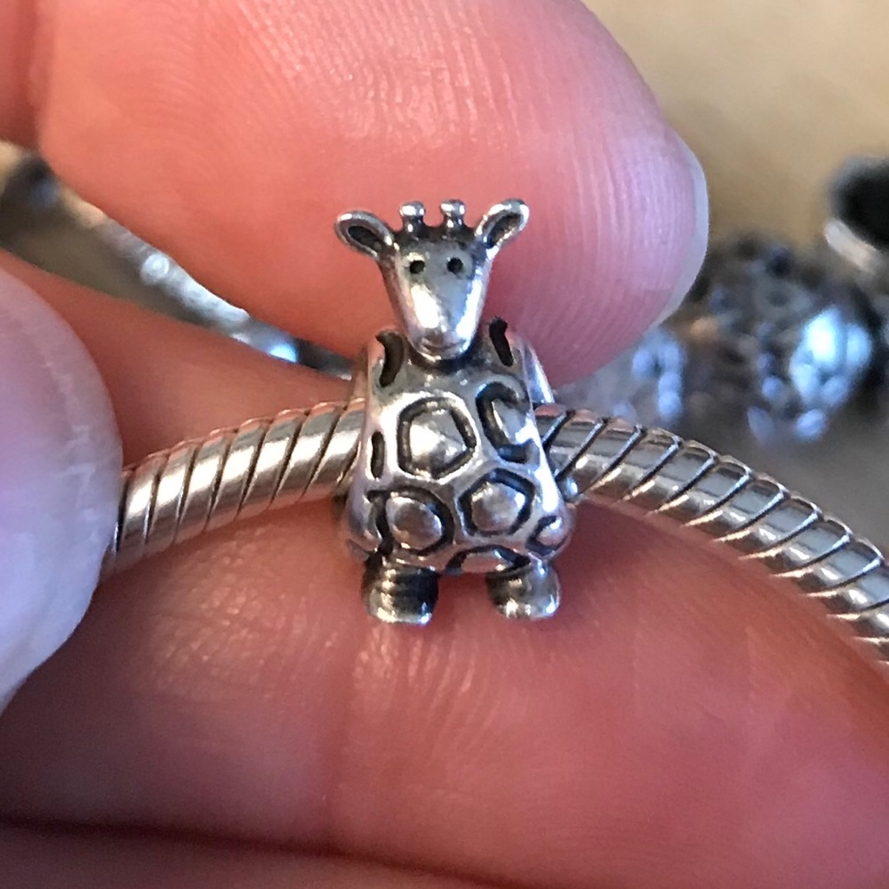 Pandora giraffe - retired